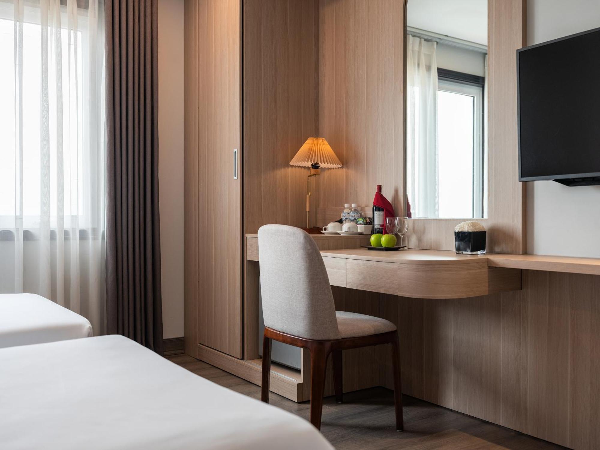 Minasi Premium Hotel Hanoi Buitenkant foto