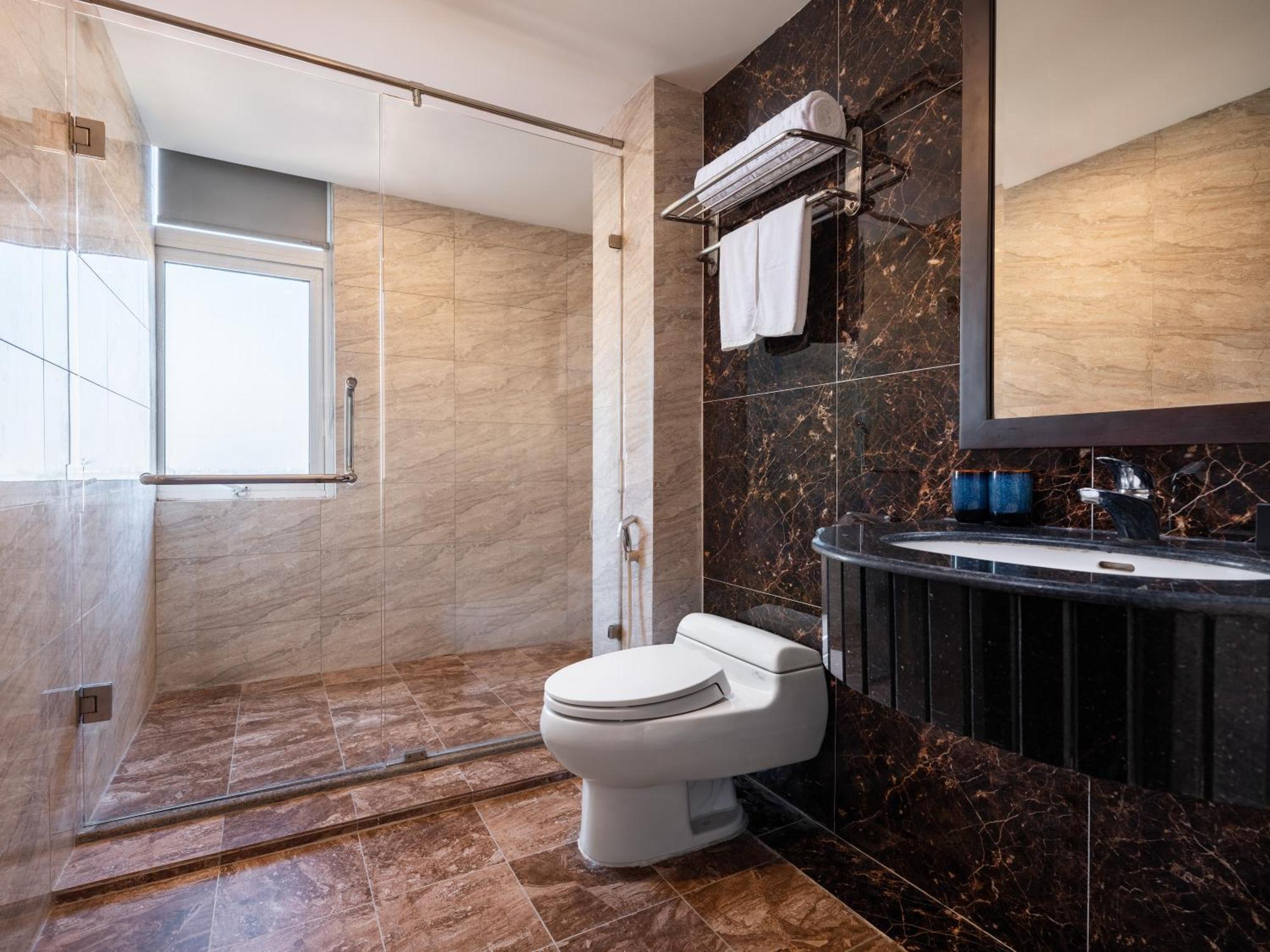 Minasi Premium Hotel Hanoi Buitenkant foto